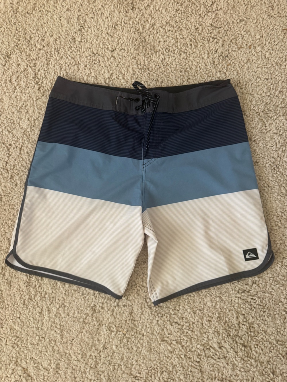 Quiksilver Men’s Navy, Blue & White Colorblock Boardshorts